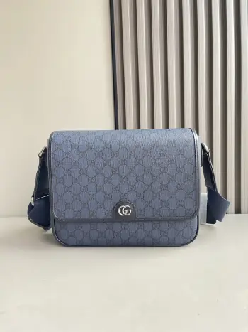 <p> Ophidia系列中号邮差包 GG Supreme Tender帆布魅力演绎男士系列配饰 柔软材质和耐用特性为品牌经典设计注入当代格调 这款Ophidia系列邮差包采用蓝色和黑色GG Supreme Tender帆布 并饰有双G配件 蓝色和黑色GG Supreme Tender帆布<p>型号 761741<p>意大利创作</p>