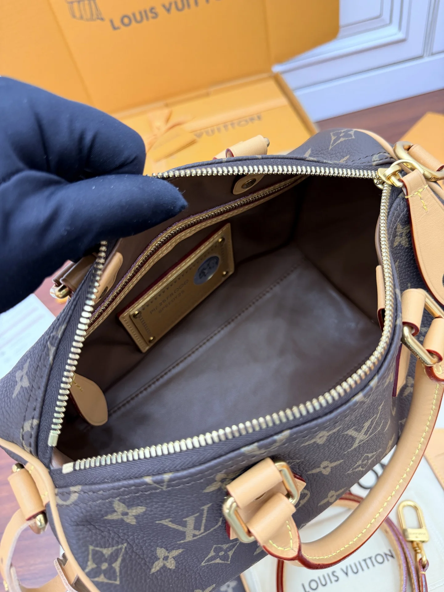 LVM24443 意大利A级树膏皮手袋 女士斜挎包 - 细节图 7