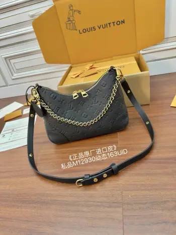 <p>独家(正品原厂进口皮)首发型号 M12930私品 163动态UID  进口菱形面料  品质和材料第九次再次升级 专柜同步 动态电子芯片 礼品袋 保护纸 铜版电子标签 合格证 皮料是正品代工厂意大利A级树膏皮 私品 是在于品质 五金 面料 手工 油边 是A级出品 拍摄图跟产品一致</p>