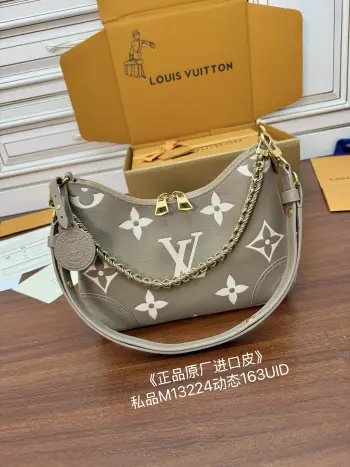 <p>独家(正品原厂进口皮)首发型号 M13224私品 163动态UID  进口菱形面料  品质和材料第九次再次升级 专柜同步 动态电子芯片 礼品袋 保护纸 铜版电子标签 合格证 皮料是正品代工厂意大利A级树膏皮 私品 是在于品质 五金 面料 手工 油边 是A级出品 拍摄图跟产品一致</p>