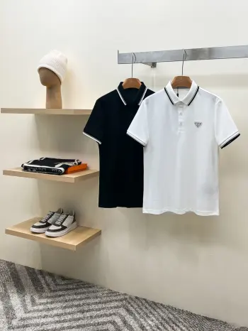 金属三角形徽标Polo衫