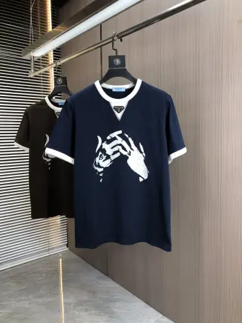 春夏新品时尚圆领短袖