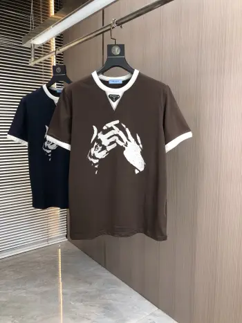 春夏新品时尚圆领短袖