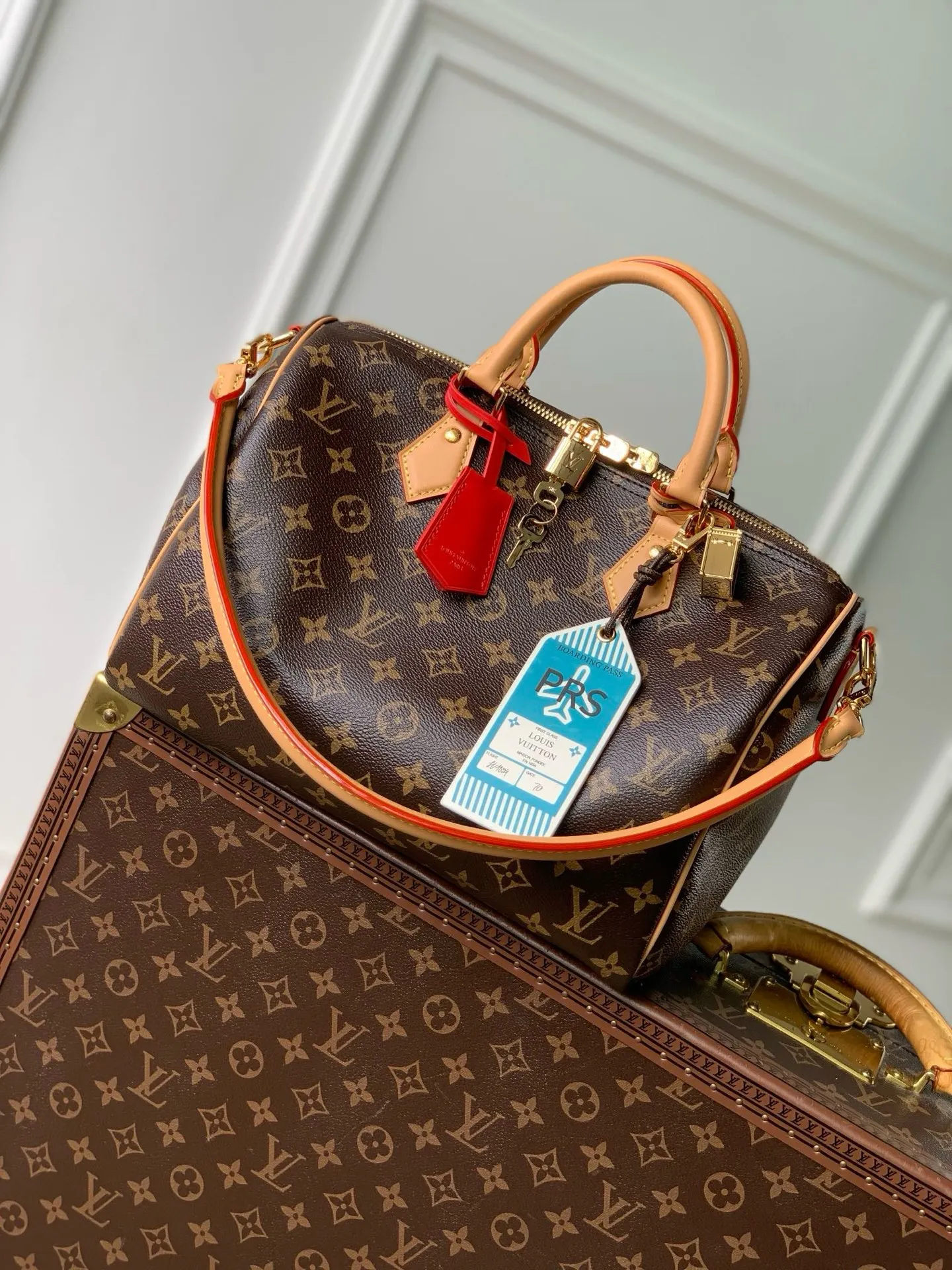 Louis Vuitton M11945 Reading Glasses Chain Handbag Women s Shoulder Bag - Detail view 1