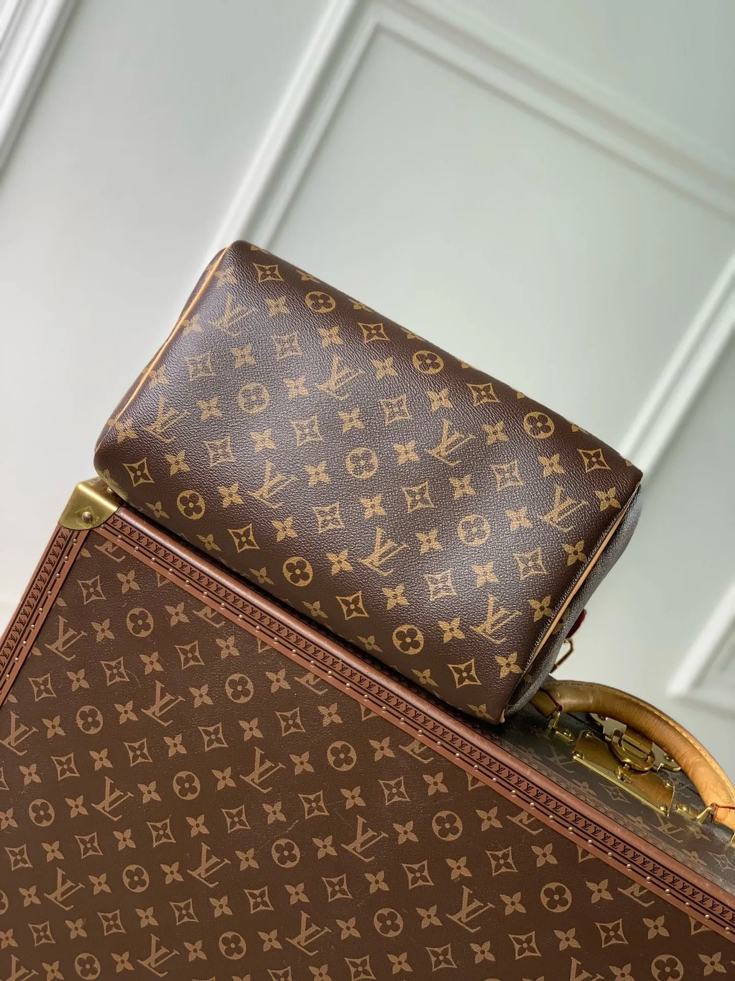 Louis Vuitton M11945 Reading Glasses Chain Handbag Women s Shoulder Bag - Detail view 4