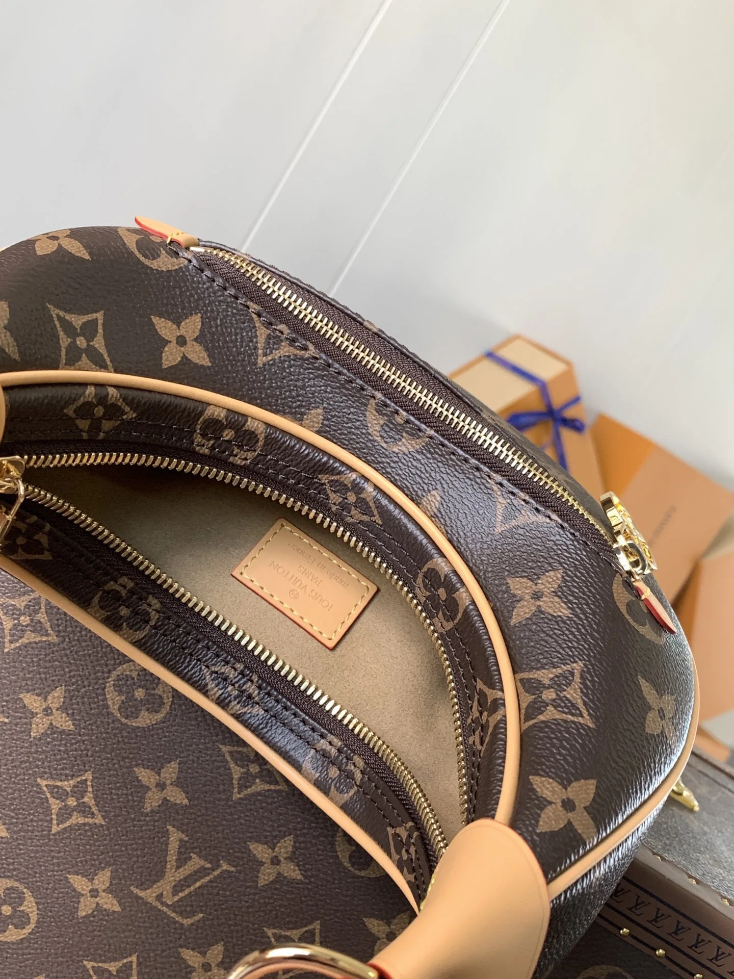 LVM81098 半月形法棍包 女士斜挎包 - 细节图 8
