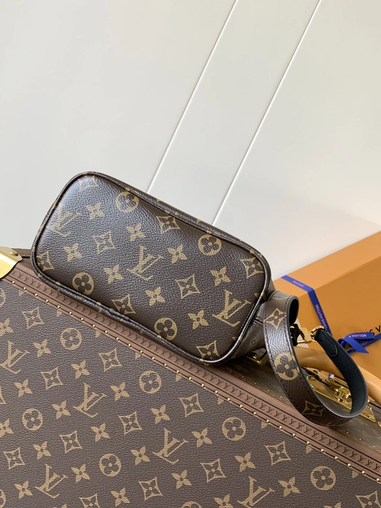 LVM28318 粒面皮革手袋 女士斜挎包 - 细节图 5