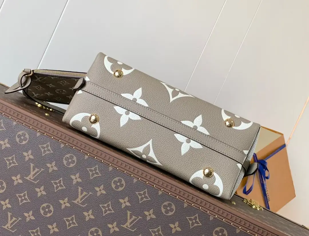 LVM47180 大象灰压花手袋 女士单肩包 - 细节图 4