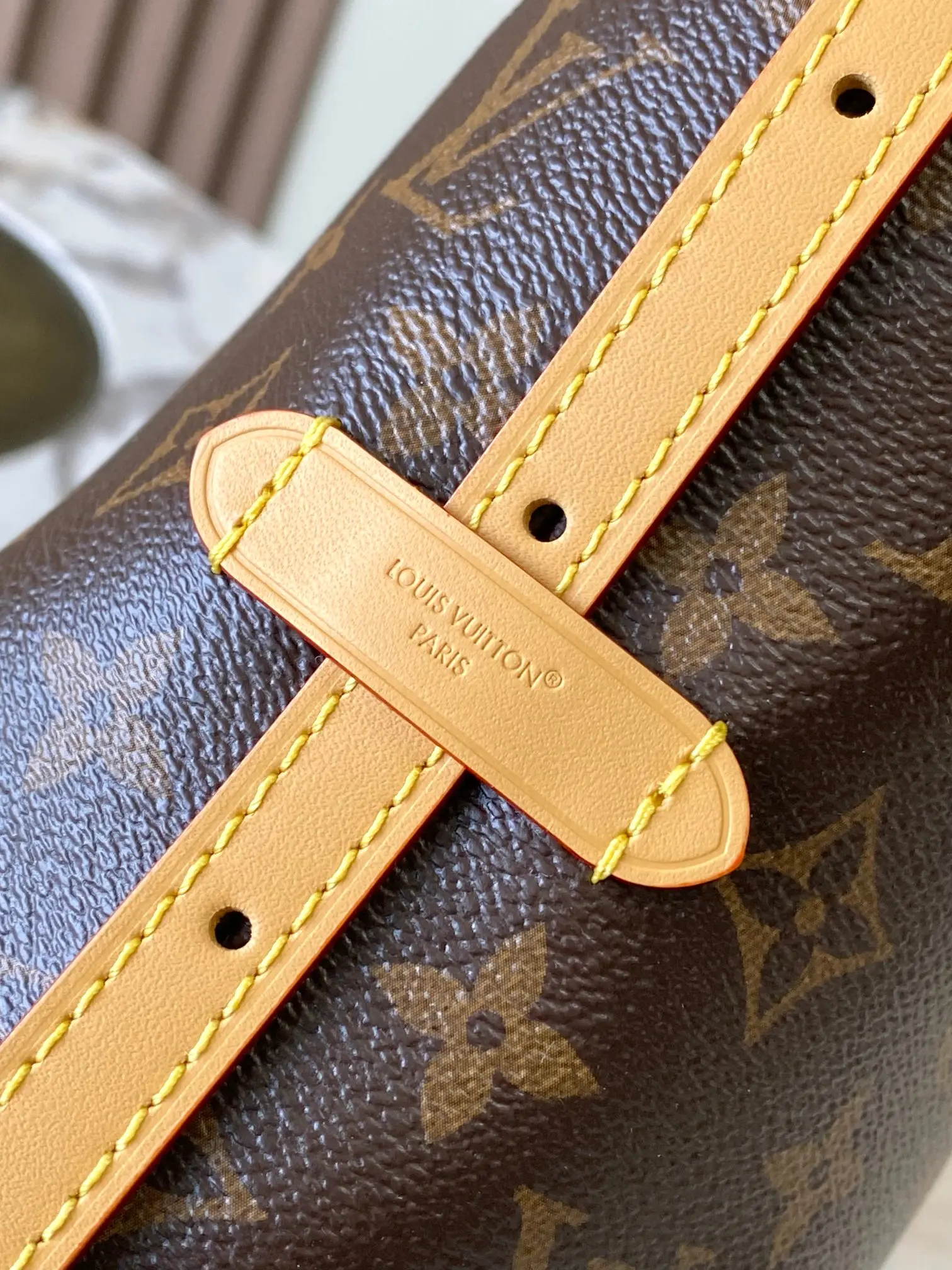 Louis Vuitton M28101 All-Steel Hardware Handbag Women s Shoulder Bag - Detail view 7