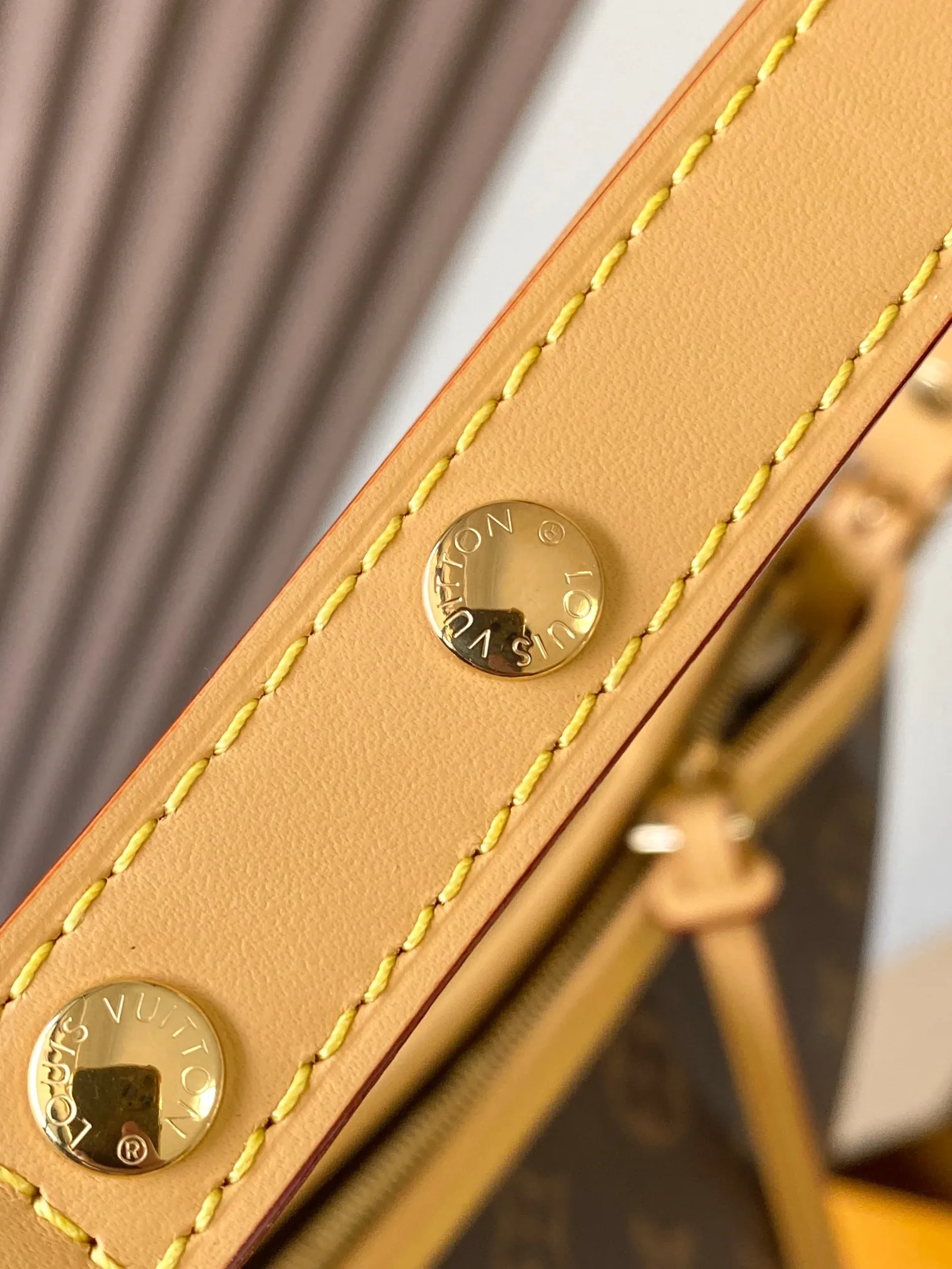 Louis Vuitton M28101 All-Steel Hardware Handbag Women s Shoulder Bag - Detail view 8