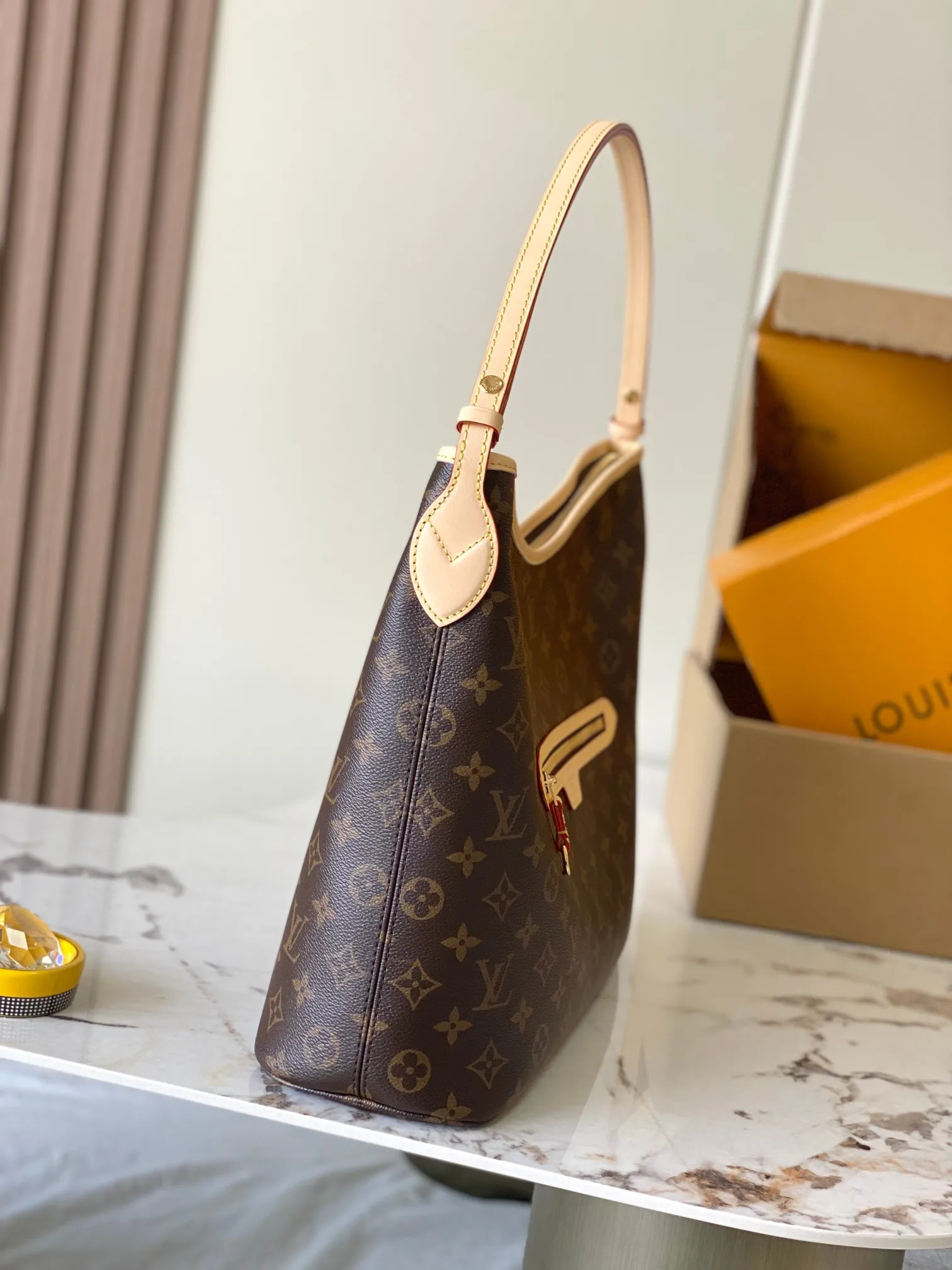 Louis Vuitton M27335 All-Steel Hardware Handbag Women s Shoulder Bag - Detail view 2