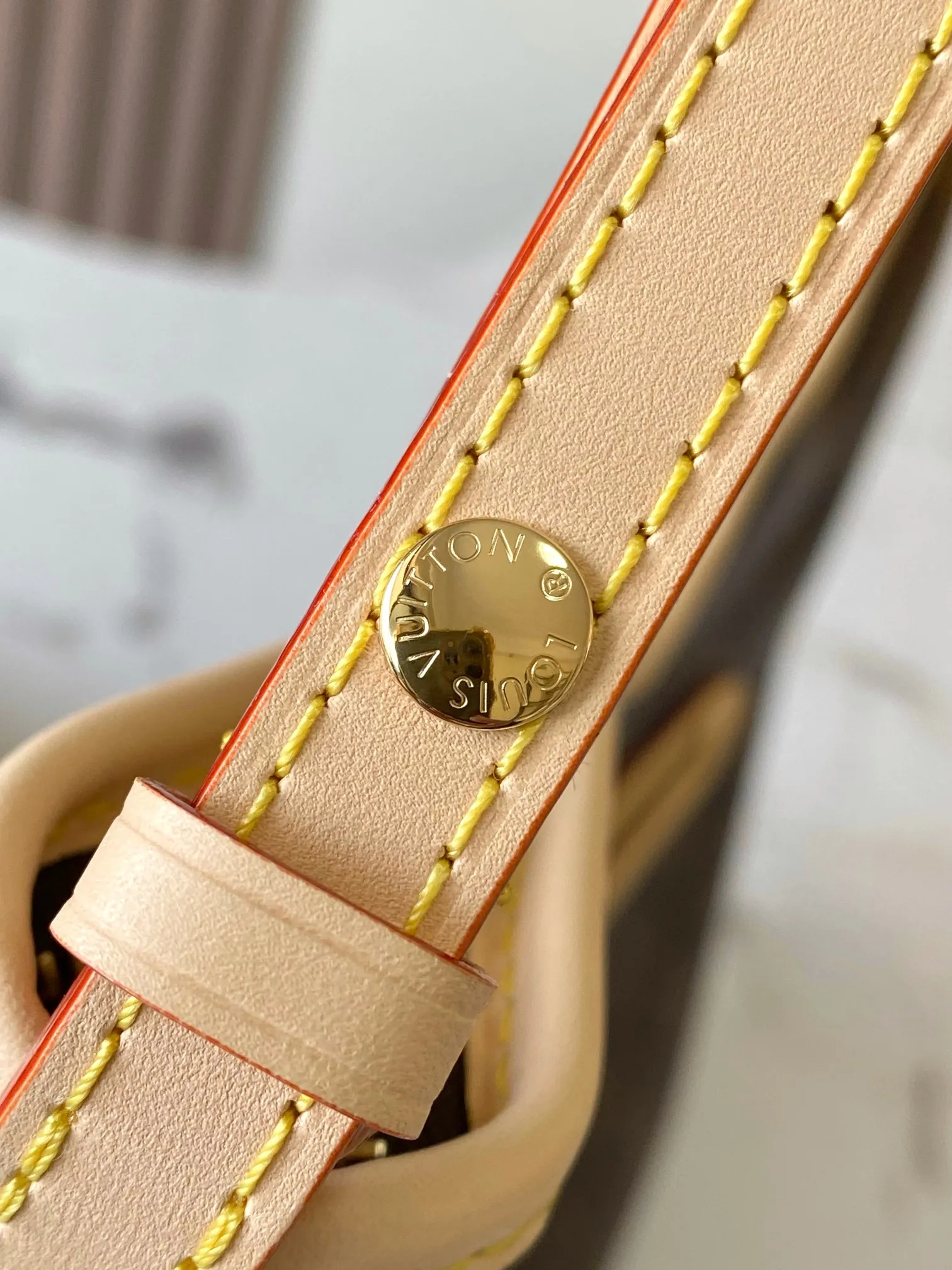 Louis Vuitton M27335 All-Steel Hardware Handbag Women s Shoulder Bag - Detail view 6