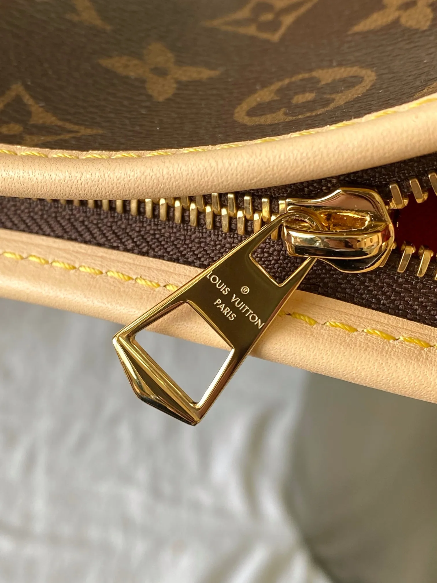 Louis Vuitton M27335 All-Steel Hardware Handbag Women s Shoulder Bag - Detail view 7