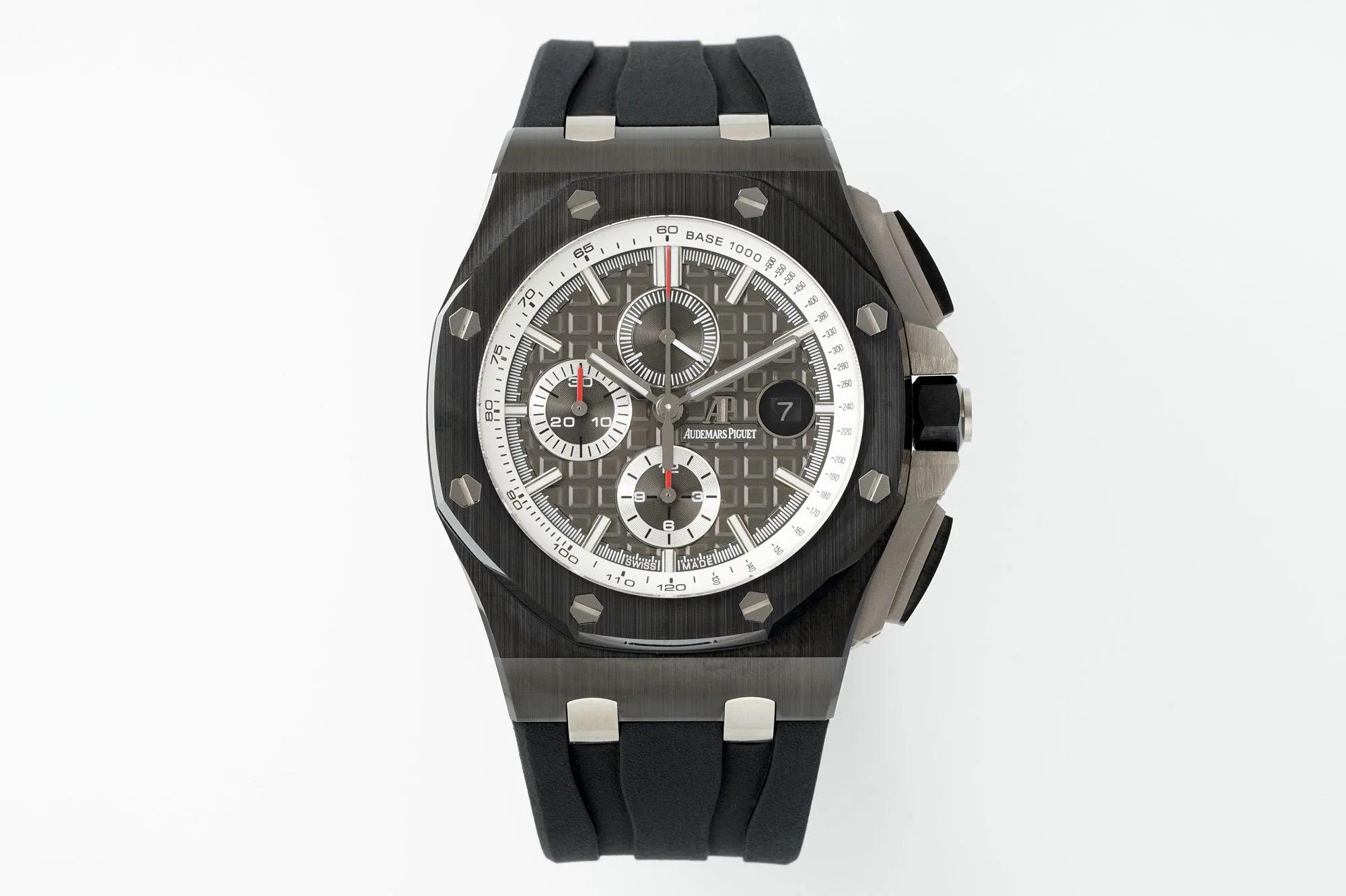 Audemars Piguet Royal Oak Offshore 26400 Series Men s Mechanical Watch - Detail view 1