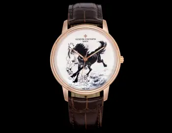 <p>太阳出品出品<p>外网ZW新推出 江诗丹顿 VC R63 传承马年腕表 经腕表大师深研两年 带腕表 万马奔腾 财运享通  以梦为马 不负韶华 </p><p> 2026墙裂推荐市场最高复刻 V4升级版本 江诗丹顿VC传承系列腕表  </p><p>1   表壳 尺寸40MMX9MM 完美圆形的表壳 搭配微孤式表耳设计 使之更加贴合佩戴者的手腕<p>