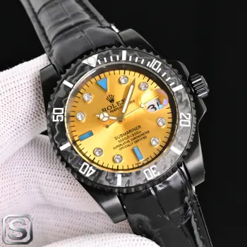 <p>太阳出品<p>新品 劳力士 ROLEX X43 Blaken蒂芙尼水鬼系列 顶级玩物毒货 不喜欢撞款街表水鬼的你 他绝对是你的知音 用劳力士最经典的潜航系列水鬼作为原型 经过圈口的二次改量 搭配国产2813  日本进口8215全自动机械机芯 两种机芯可选 超强夜光字面 胶带专门定制模具做弯头粒 完全贴合表壳 扣子内2cm灵活调节扣 轻松调节大小 专业成就未来 一劳永逸 尺寸40mm! 太阳出品精致推荐男士机械腕表</p>