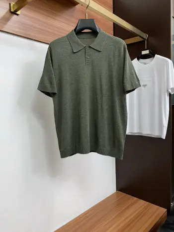Classic Old Style Knitted Polo with Short Sleeves and Turn-down Collar