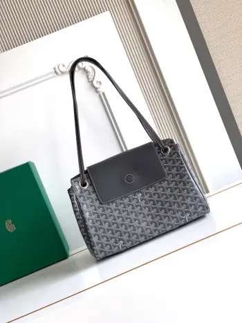 <p>Rouette bag鲁爱包体现了 Goyar之家的模块化原则 由于采用固定滑动肩带 折叠式侧翼和磁性皮革翻盖 它提供了 22 种不同的背法 因此 它将满足所有风格和需求 随时变换不同造型 </p><p>23 cm x 14 cm x 31 cm</p><p> 6685-灰色</p>