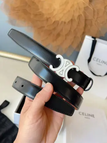 <p>-赛琳 CELINE 凯旋门家新款ALIX 中号25毫米双面腰带 采用牛皮革 滴胶饰面 可拆卸搭扣 双面腰带 TRIOMPHE双面饰钉.</p><p>宽度 2.5cm</p>