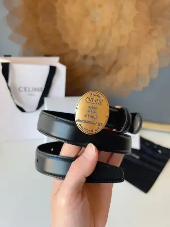 <p> Celine 赛琳</p>2.5cm 凯旋门新款 双面进口头层小牛皮 质感细腻 丝滑 高端品质 做工精细 双面可用 </p>