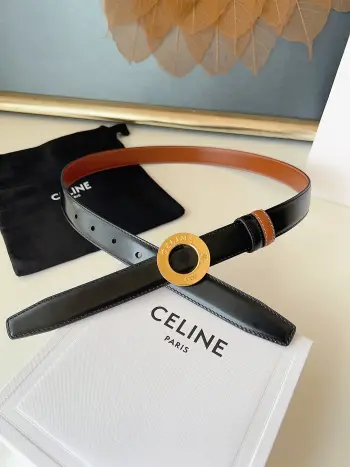 <p>-赛琳 CELINE 凯旋门家新 ALIX 中号25毫米双面腰带 采用牛皮革 金属饰面 可拆卸椭圆形搭扣 双面腰带 TRIOMPHE双面饰钉.</p><p>宽度 2.5cm</p>