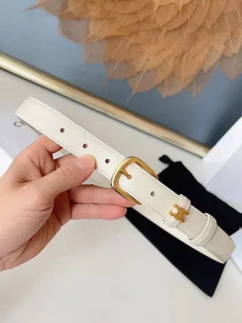 <p>-赛琳 女士腰带 双面采用牛皮革 金属饰面 针扣搭配标志性五金配饰 双面腰带 宽度 2.5cm</p>