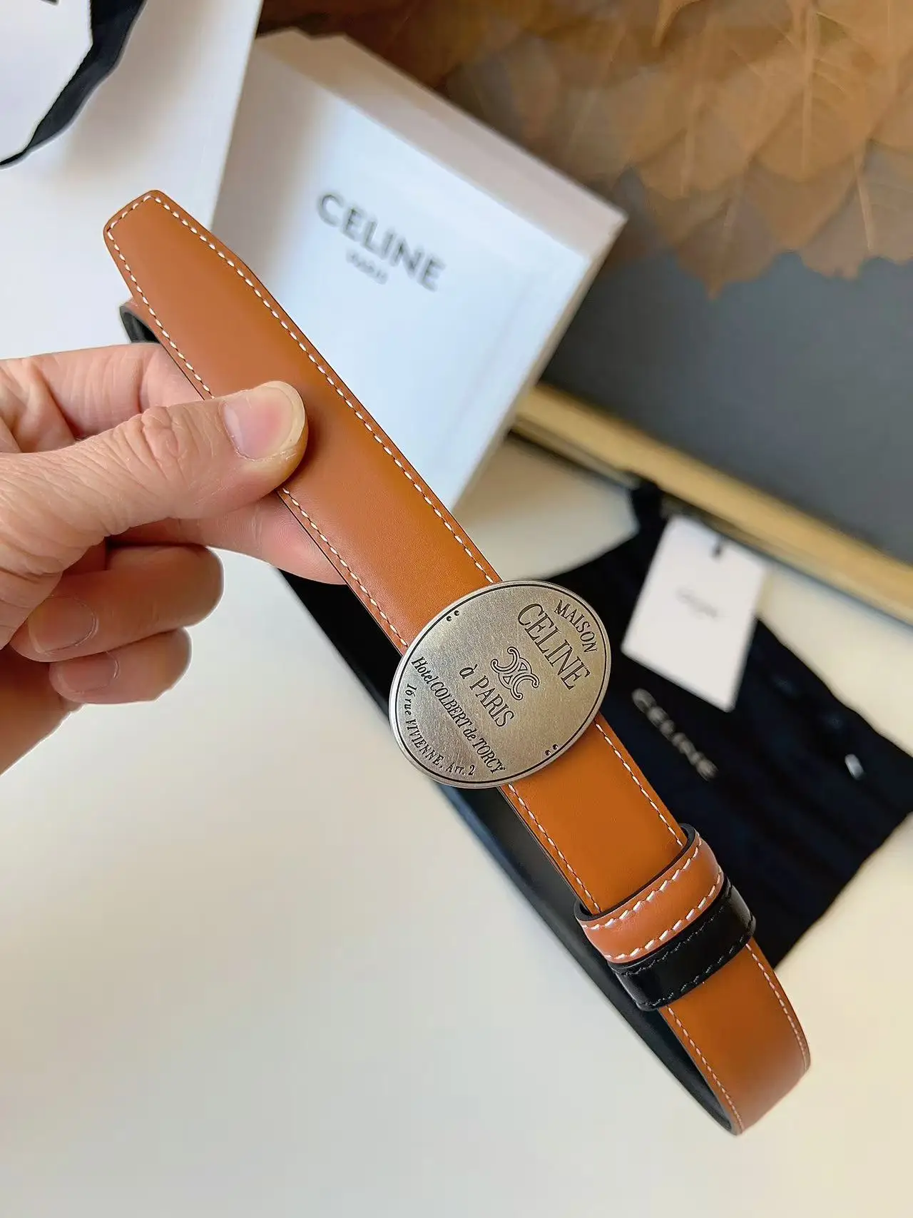 原单赛琳皮带|高仿赛琳皮带|精仿赛琳皮带|一比一赛琳皮带<p> Celine 赛琳</p>2.5cm 凯旋门新款 双面进口头层小牛皮 质感细腻 丝滑 高端品质 做工精细 双面可用 </p>