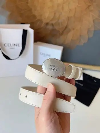 <p> Celine 赛琳</p>2.5cm 凯旋门新款 双面进口头层小牛皮 质感细腻 丝滑 高端品质 做工精细 双面可用 </p>