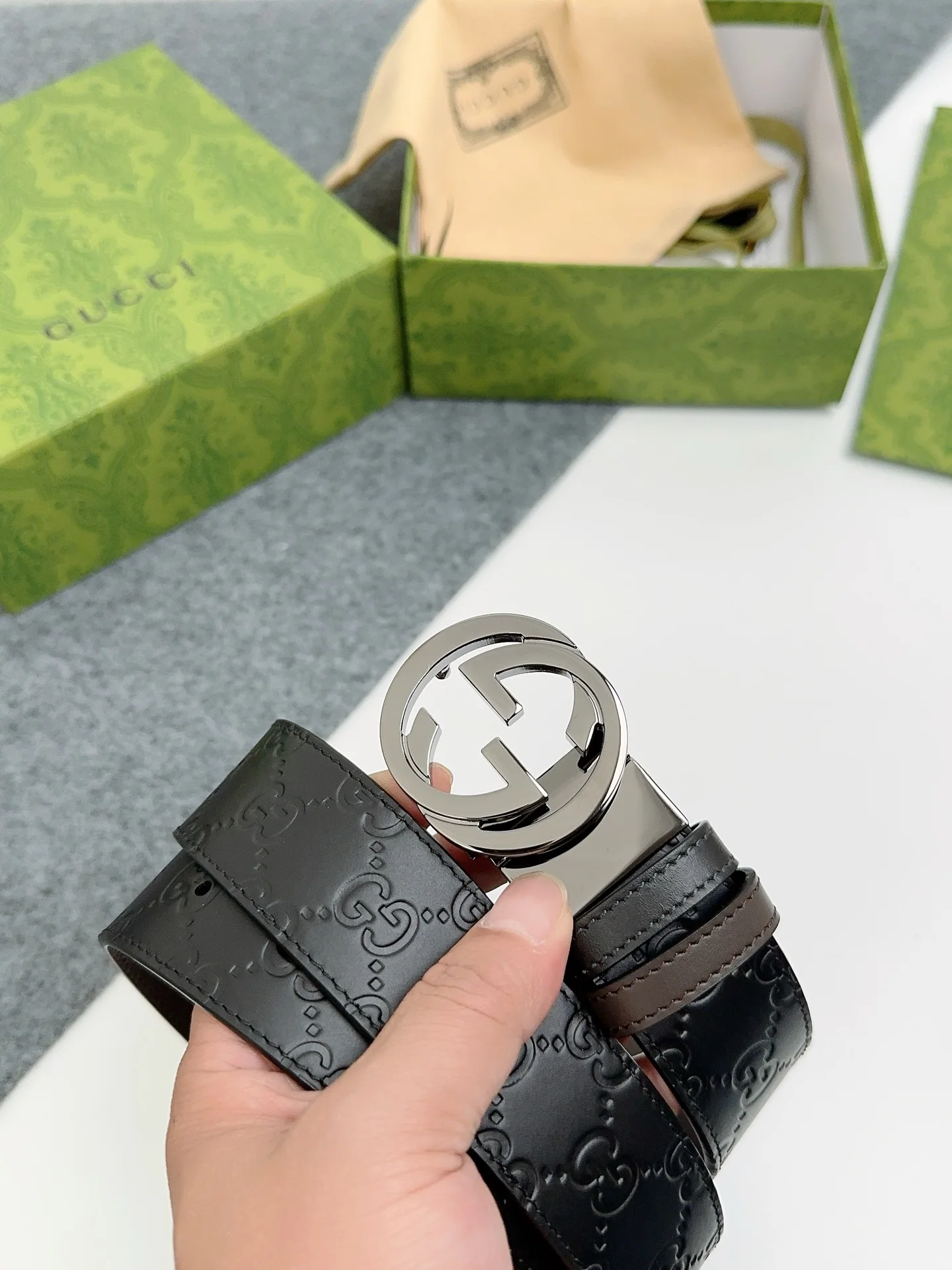 原单古奇皮带|高仿古奇皮带|精仿古奇皮带|一比一古奇皮带<p>-古奇 GUCCI 专柜经典款 宽37MM 进口双面压花牛皮 搭配选择双G扣头 时尚百搭</p>