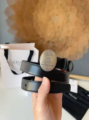 <p> Celine 赛琳</p>2.5cm 凯旋门新款 双面进口头层小牛皮 质感细腻 丝滑 高端品质 做工精细 双面可用 </p>