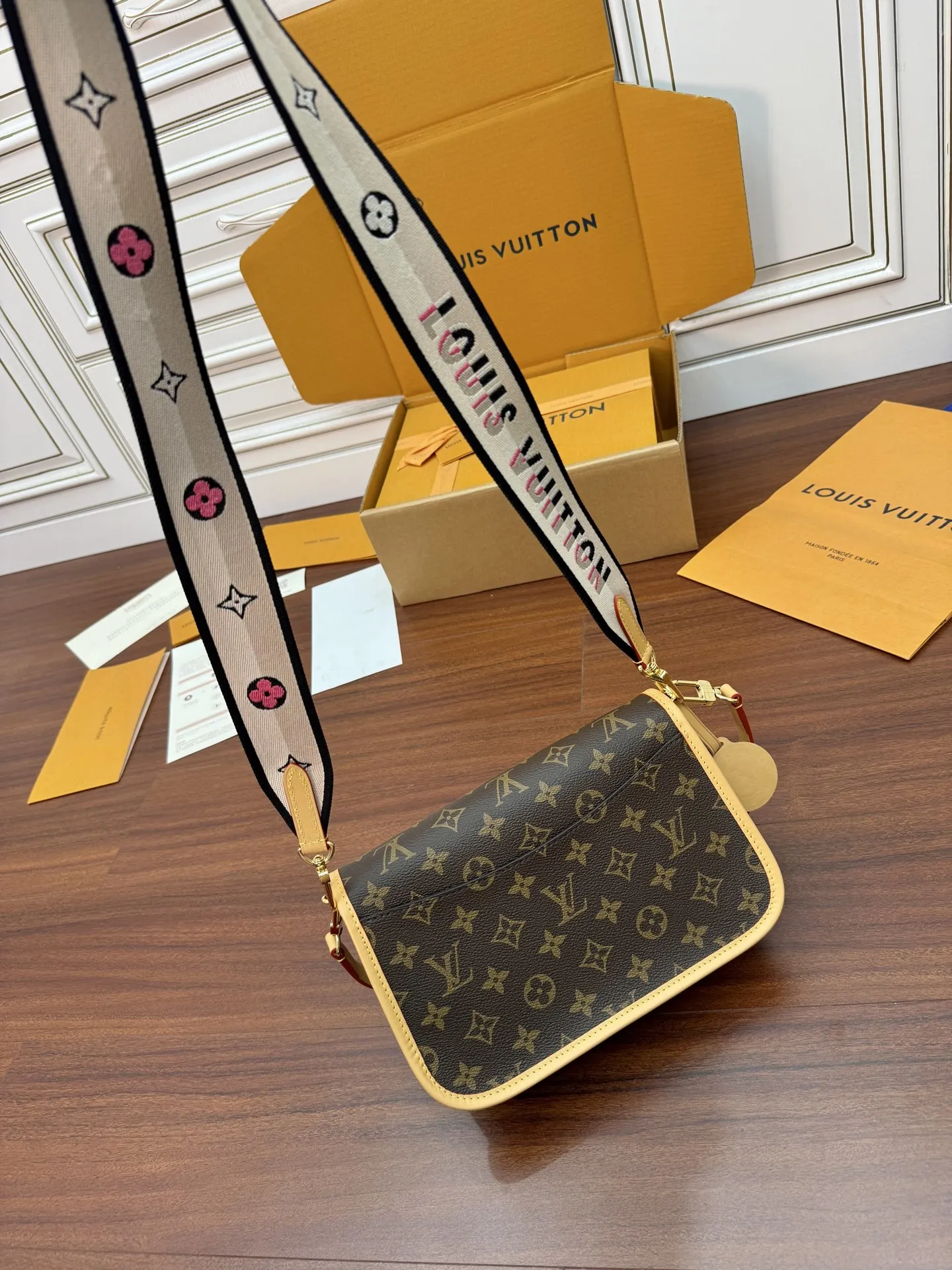 LVM45985 进口菱形手袋 女士斜挎包 - 细节图 3