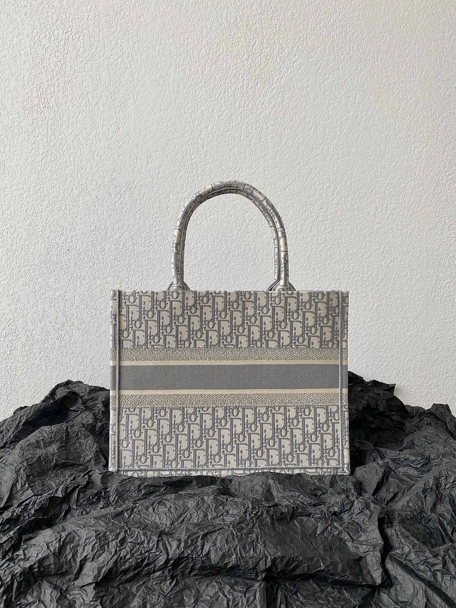 Dior Old Flower Gray Shopping Bag Women s Tote Bag - Detail view 2