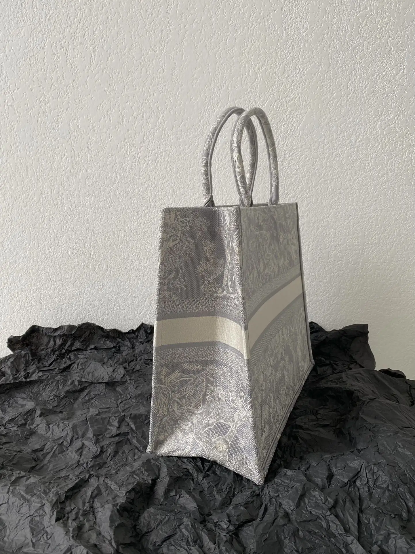 Dior 8001 Silver Gray Tiger Shopping Bag Women s Tote Bag - Detail view 3