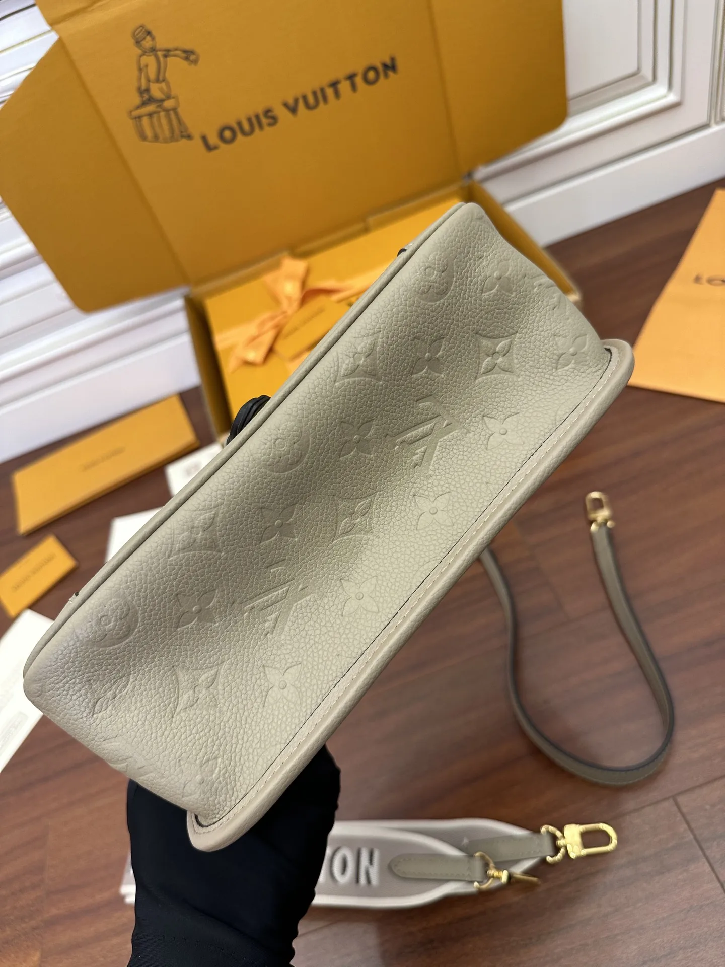 LVM46583 进口菱形手袋 女士斜挎包 - 细节图 9