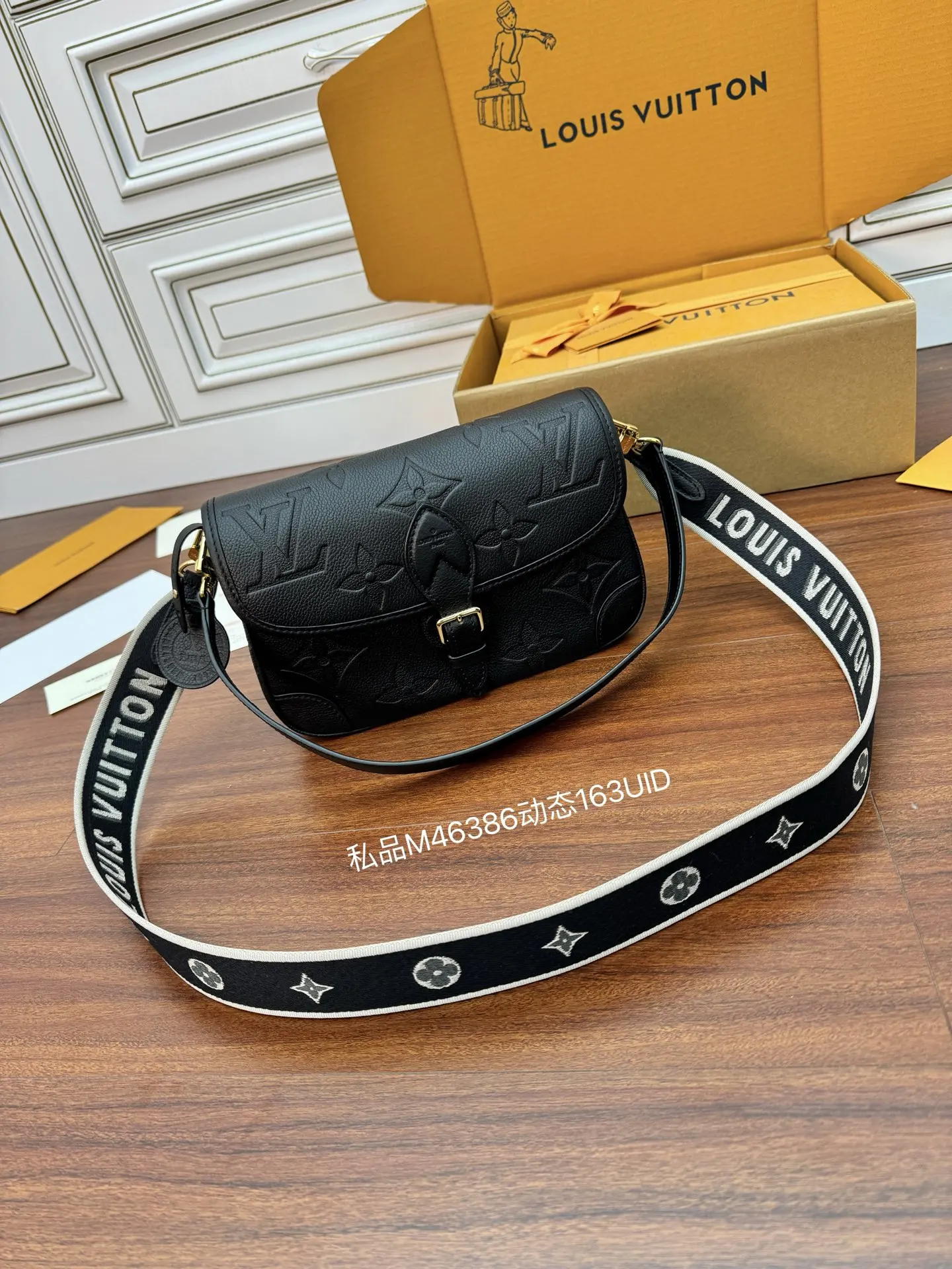 LVM46386 进口菱形手袋 女士斜挎包 - 细节图 2