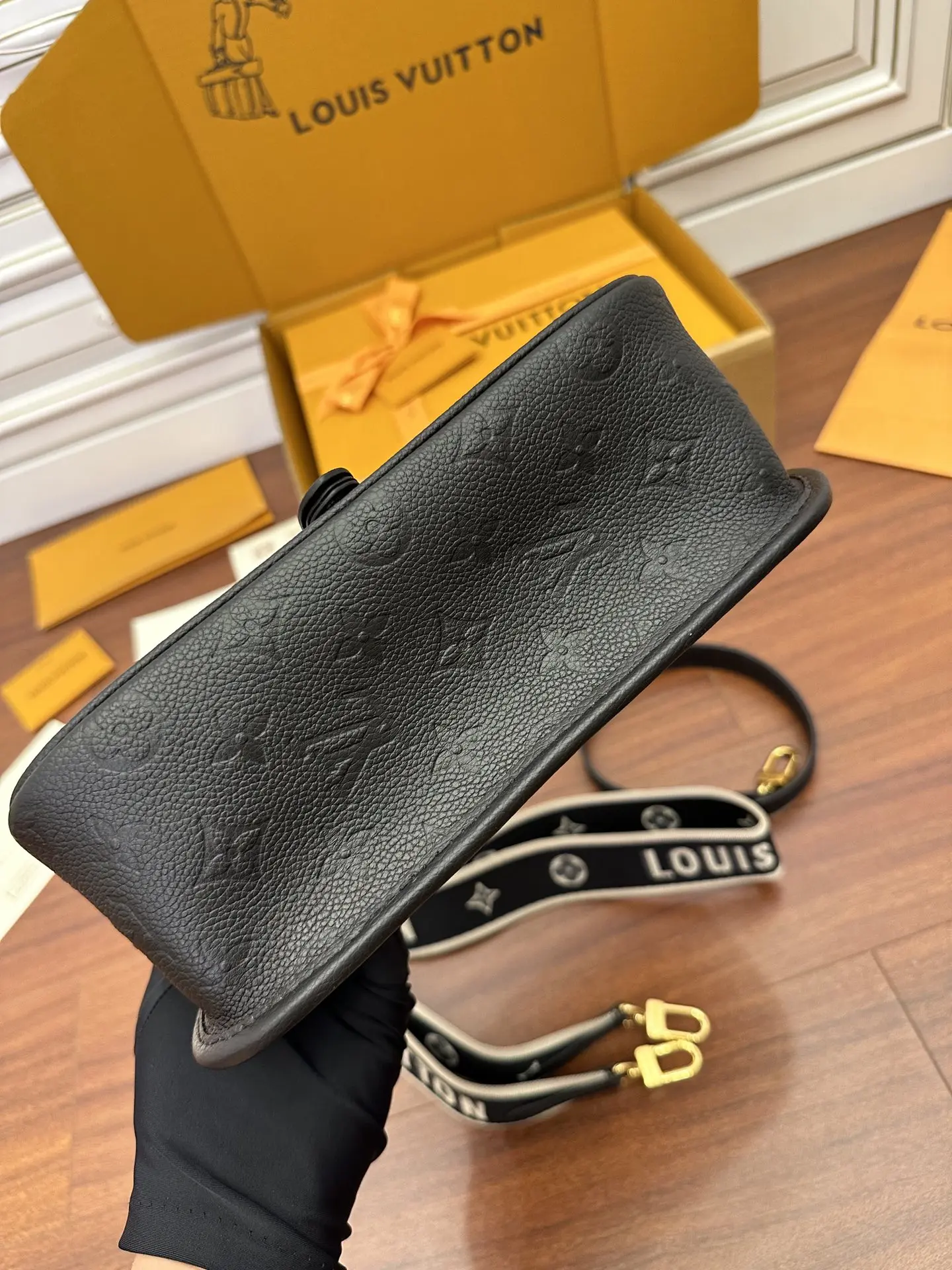 LVM46386 进口菱形手袋 女士斜挎包 - 细节图 5