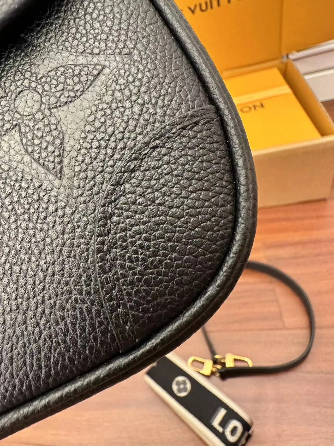 LVM46386 进口菱形手袋 女士斜挎包 - 细节图 10