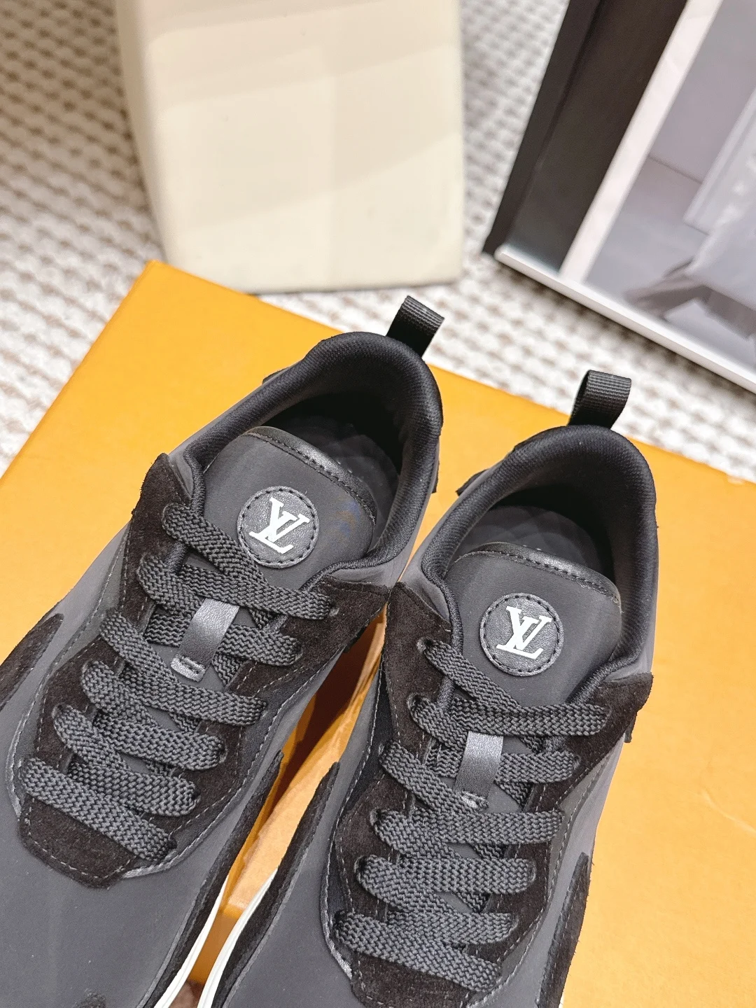 LV高端麂皮休闲鞋 男款运动鞋 - 细节图 8