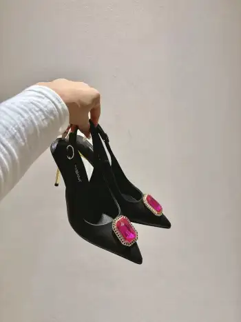 尖头漆皮面料单鞋 女士皮鞋