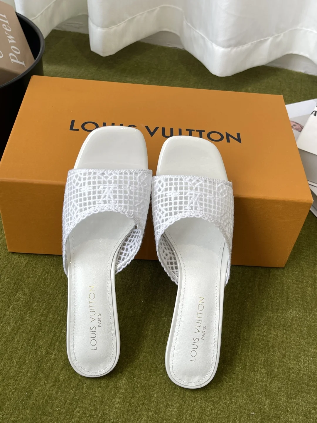 LV绣花布 小猫跟 凉拖鞋 女士凉拖鞋 - 细节图 7