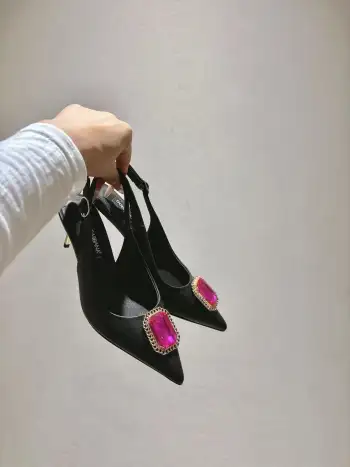 尖头漆皮面料单鞋 女士皮鞋