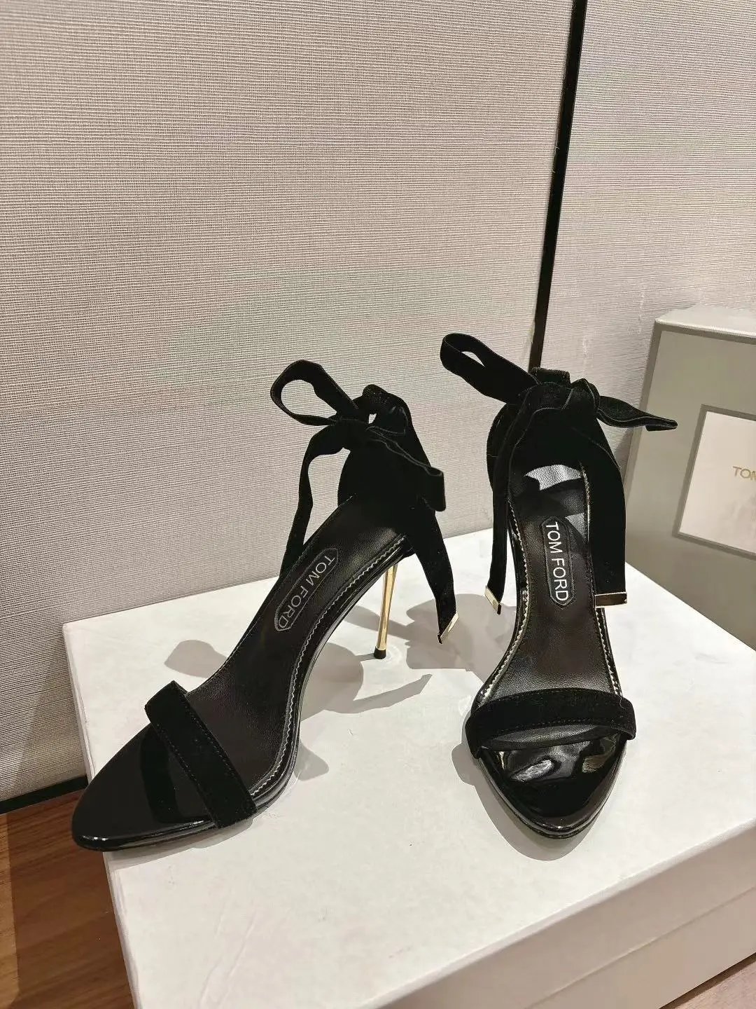 TOM FOR Genuine leather sole sandals women s sandals - Detail view 3