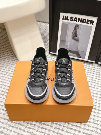 Couple s sports shoes Women s sports shoes