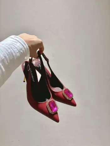 尖头漆皮面料单鞋 女士皮鞋