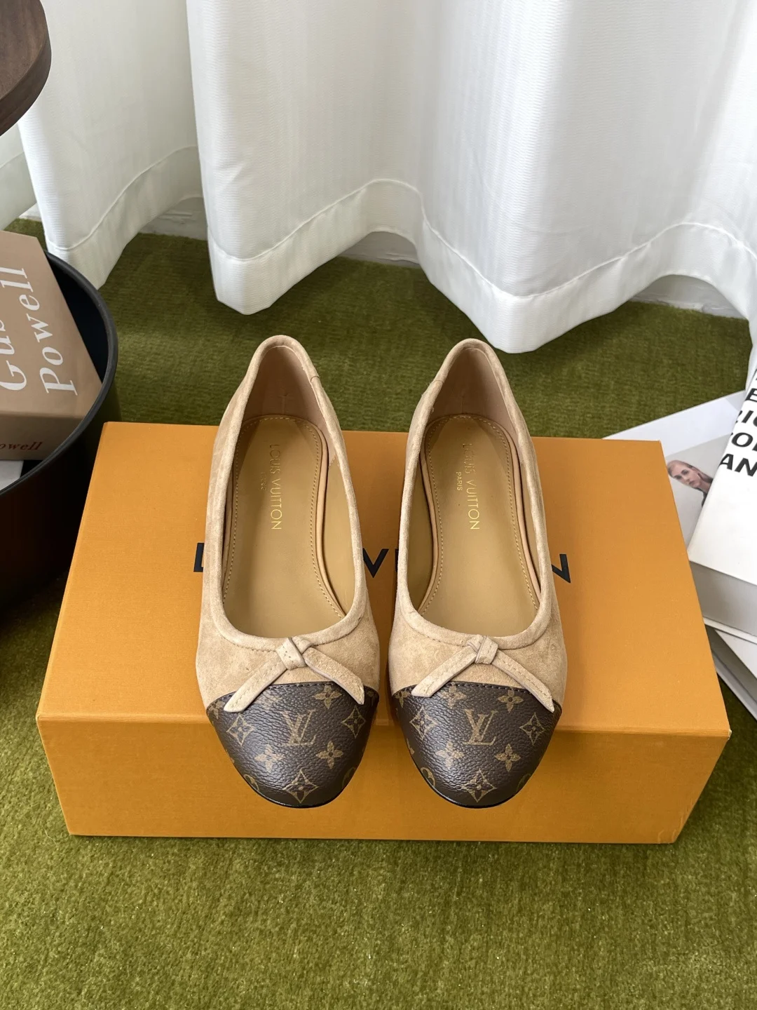 原单LV女鞋|高仿LV女鞋|精仿LV女鞋|一比一LV女鞋<p>Louis Vuitton 路易威登 26Bella春夏最新款 玛丽珍单鞋 </p><p> 简约精致高级感满满 尽显优雅气质 上脚超好看 拉满了夏日美鞋 经典Monogram花卉字母图案 辨识度超高 复古又时髦平底设计 日常通勤 舒适好穿</p><p>鞋面原版定制牛皮</p><p>内里羊皮内里</p><p>意大利进口真皮大底 </p><p>码数 35-41 40 41定做不退换 </p>