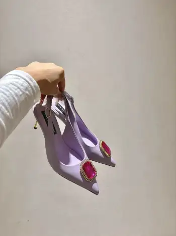 尖头漆皮面料单鞋 女士皮鞋