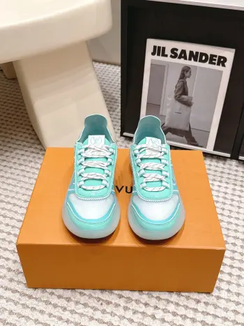 Couple s sports shoes Women s sports shoes