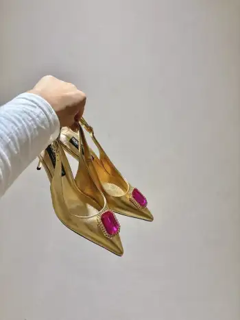 尖头漆皮面料单鞋 女士皮鞋