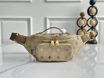 <p> 顶级原单 独家实拍 M29274杏色渐变腰包 本款 Rush 腰包取材 Monogram Surplus 涂层帆布 搭配耀目拉链和可调节织物肩带 拉链前袋便于取用随行所需 主隔层可轻松容纳夹 手机等日常物品 系腰 斜挎或肩背皆宜 Monogram Surplus 涂层帆布一牛皮革饰边一织物内衬一金属件一主隔层配有双拉链开合一拉链前袋一肩带 不可拆卸 可调节</p>