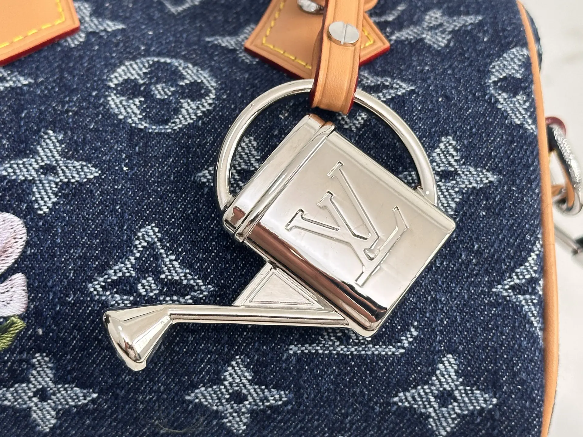 LVM27557 蓝色牛仔枕头包 女士斜挎包 - 细节图 5